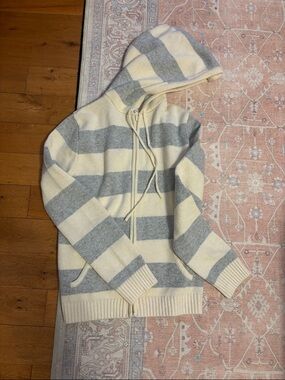 Brandy Melville Striped Zip Hoodie in Cream and Light Gray
